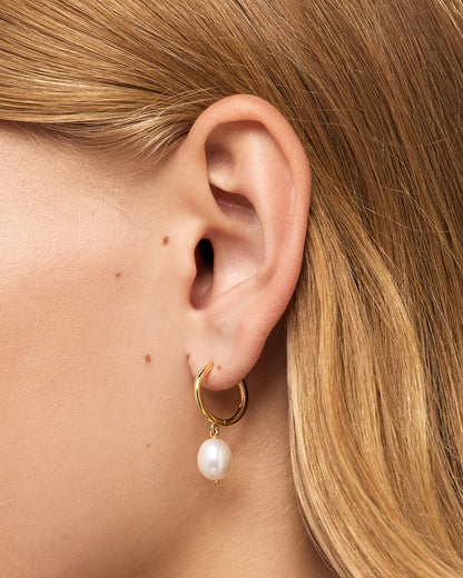 Medium Frida Pearl Hoops