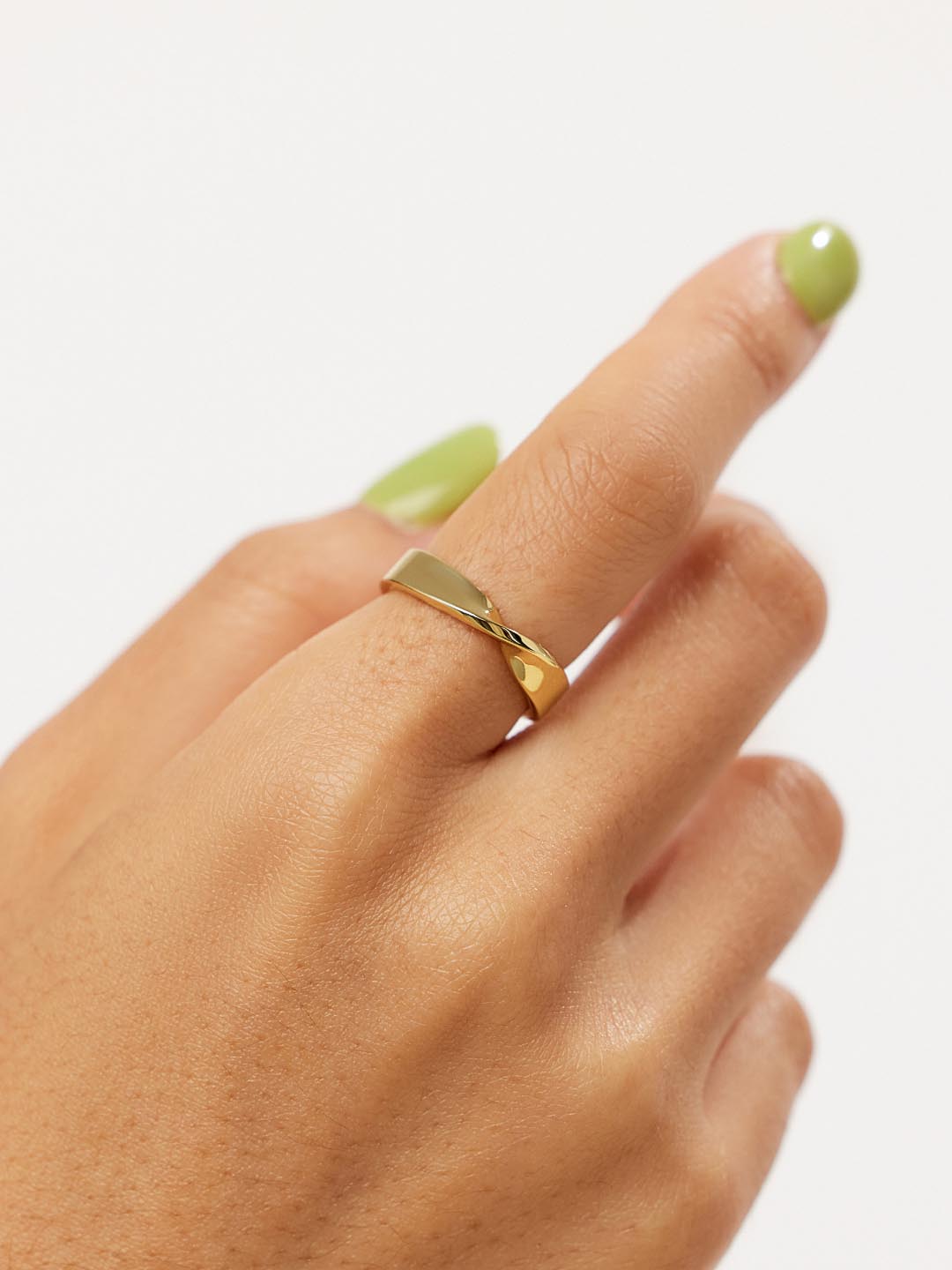 Eliora Band Ring