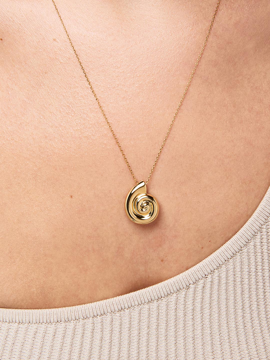 Ariel Pendant Necklace