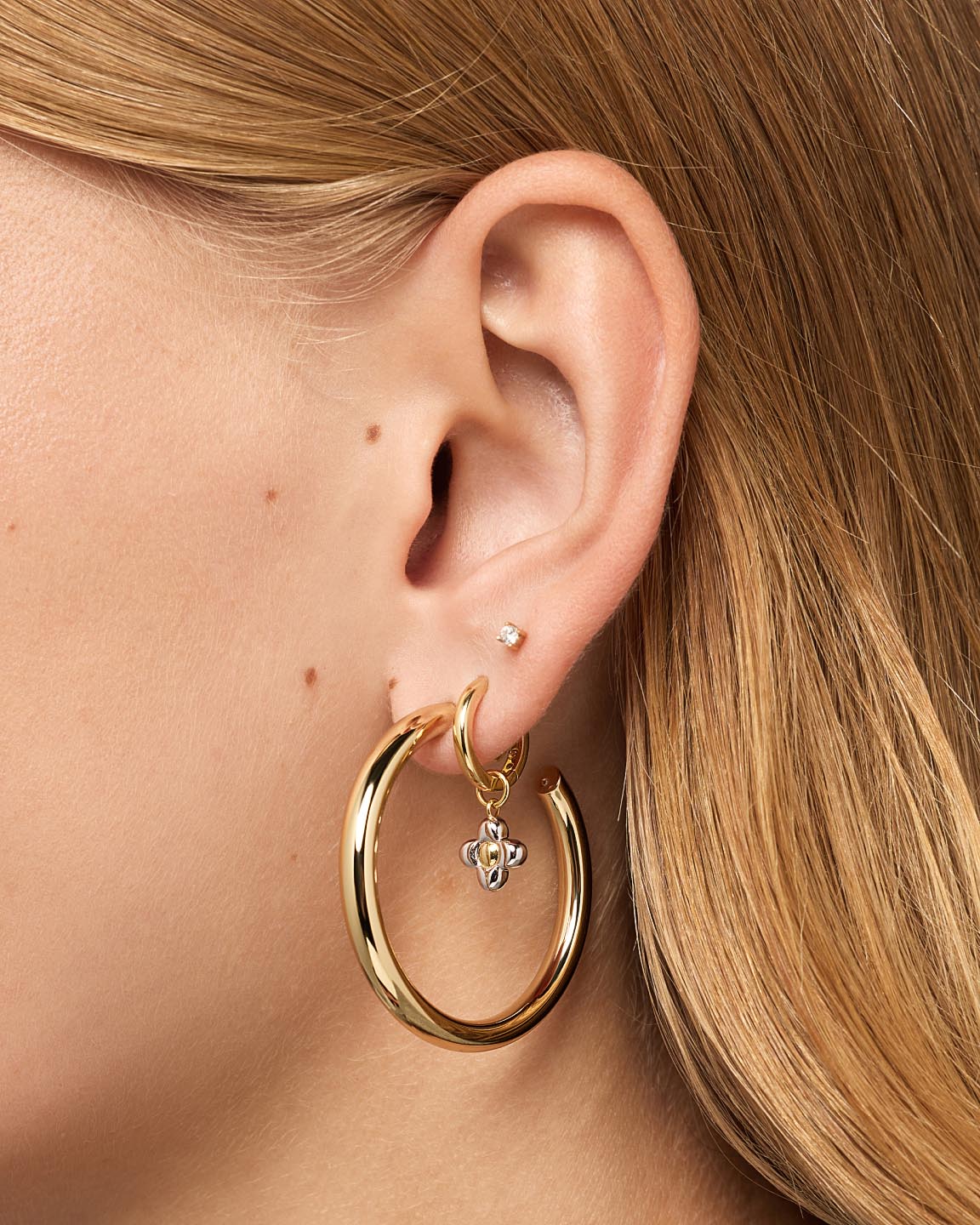Tia Hoop Earrings