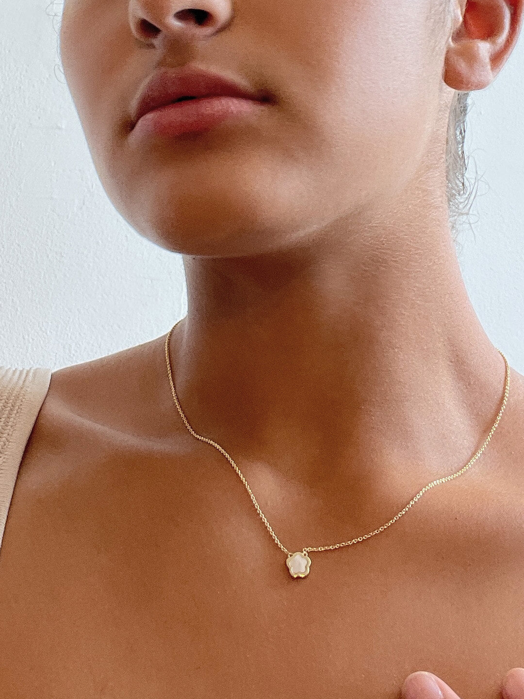 Saya Mother of Pearl Inlay Flower Pendant
