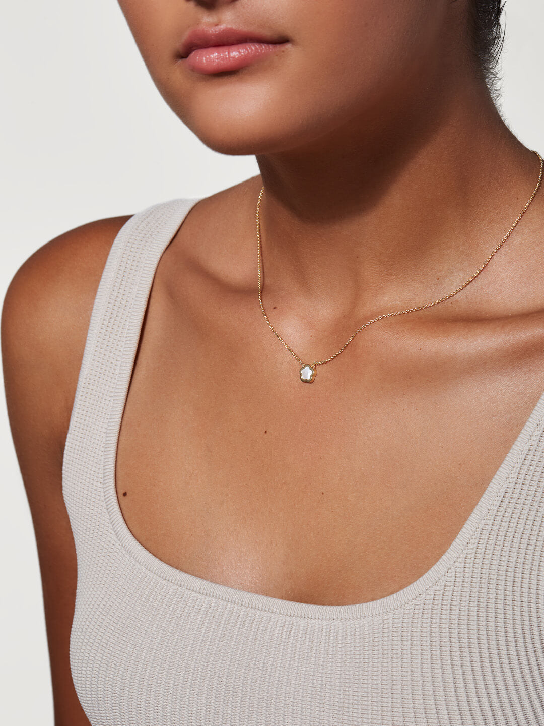 Saya Mother of Pearl Inlay Flower Pendant