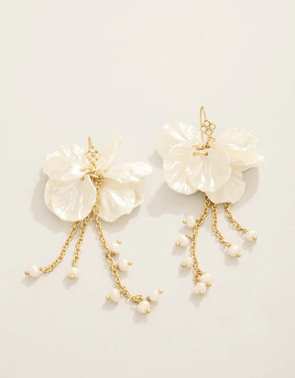 Corolla Dangle Earrings Pearl