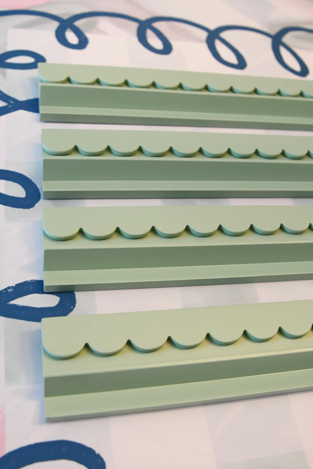 Eucalyptus Green Scalloped Wooden Mahjong Racks